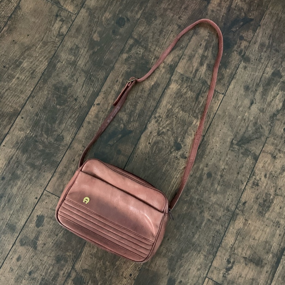 Vintage Etienne Aigner crossbody purse